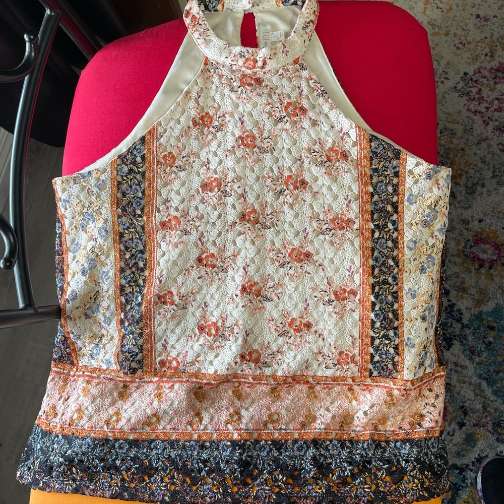 Super cute top size large